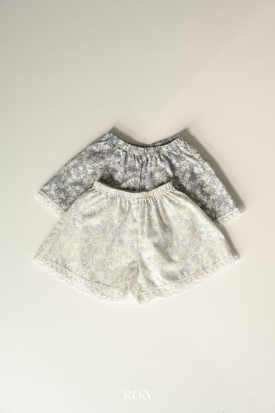ROA10｜(6m-18m) 2色浪漫蕾絲滾邊短褲9