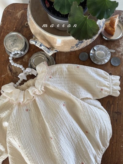 Marron63｜(3m-18m) 蕾絲花瓣領包屁衣4