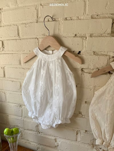 Bebe holic18｜(3m-18m) 繡花露肩吊帶褲11
