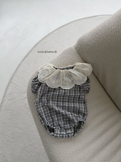 Bloom.b05｜(0m-18m) 格紋蕾絲花領包屁衣4