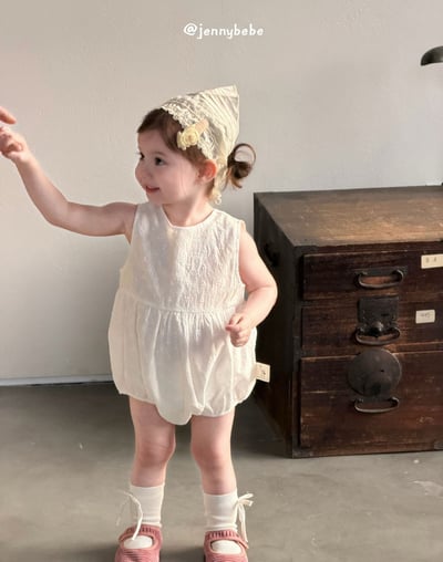 JE709｜(66-90cm) 刺繡小花綁帶包屁衣11