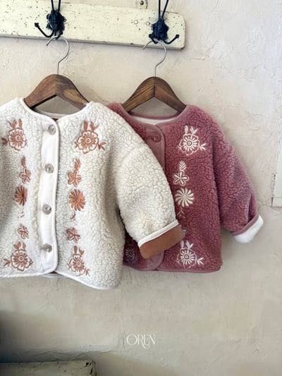 OREN42｜(85-120cm) 復古花卉刺繡羊羔絨外套3