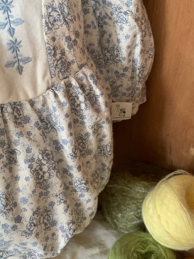 JE596｜(66cm-90cm) 藍色花藤包屁衣18