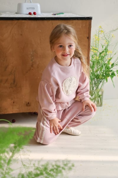 FLO44｜(75-140) 2色小兔蕾絲花布休閒短版上衣11