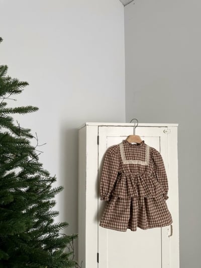 MONBEBE28｜(1y-8y) 格紋荷葉立領洋裝3