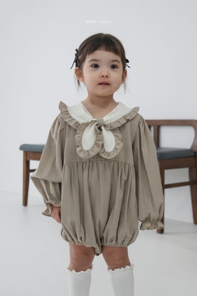 bebe nine33 (65-90) 2色滾邊領結包屁衣1