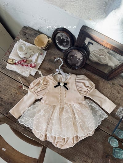 Marron 59｜(3m-18m) 宮廷袖珍珠蕾絲薄紗包屁衣1