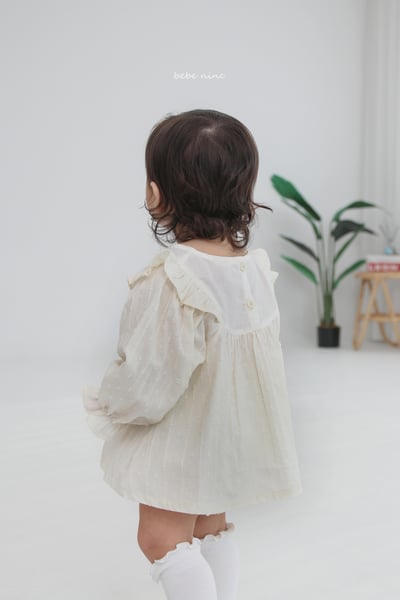 bebe nine19 (65-85) 2色蕾絲滾邊壓紋包屁套裝8