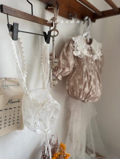 Marron37｜(-18m) 蕾絲花卉兔子綁帶帽3