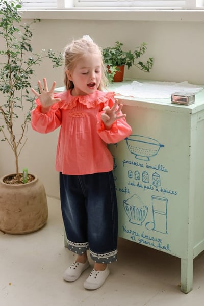 FLO17｜(75-140) 2色蕾絲滾邊荷葉襯衫9