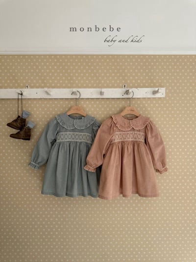 MONBEBE17｜(1y-8y) 細格紋荷葉領洋裝11