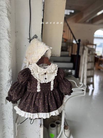 Marron 54｜(3m-18m) 宮廷蕾絲層次領玫瑰碎花包屁衣8