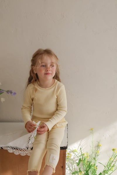 FLO57｜(75-140) 3色蕾絲荷葉花邊上衣15