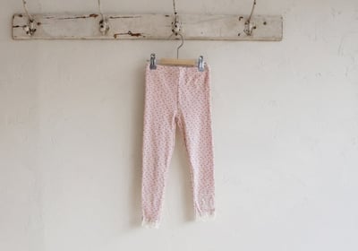 FLO41｜(75-140) 3色蕾絲邊碎花緊身褲12