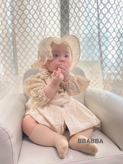 BBABBA05｜(60cm-83cm-mom) 2色碎花蕾絲花邊包屁衣含帽子/洋裝14