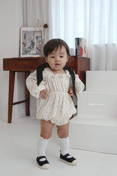 bebe nine21 (65-90) 2色點點蝴蝶結緞帶包屁衣7