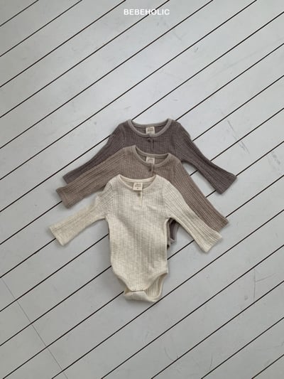 Bebe holic30｜(3m-18m) 鈕扣坑條包屁衣1