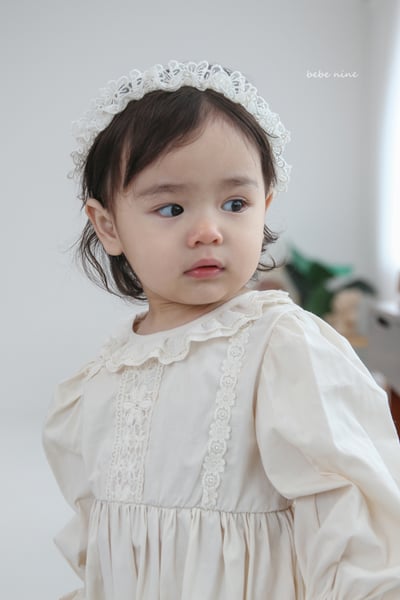 bebe nine11 (65-90) 2色荷葉蕾絲領連身衣9