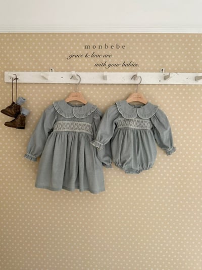 MONBEBE17｜(1y-8y) 細格紋荷葉領洋裝4