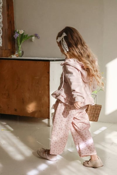 FLO59｜(75-140) 2色蕾絲荷葉花邊連帽拉鍊外套6