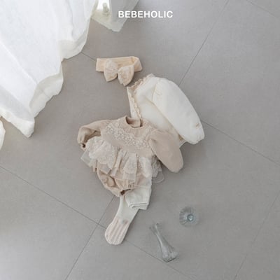 Bebe holic53｜(3m-18m) 蕾絲圍裙坑條包屁衣15