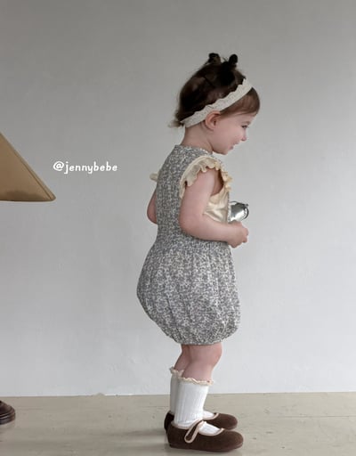 JE719｜(80-110cm) 小碎花連身短褲/荷葉背心10