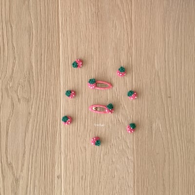 Fondue 43｜(Free)  針織草莓髮夾10