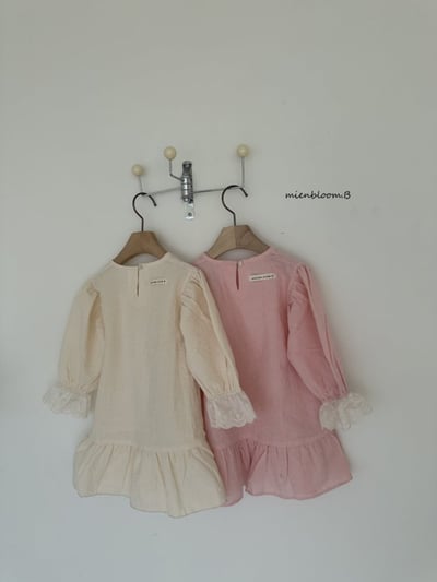 Bloom.b02｜(2y-7y) 蕾絲袖口荷葉洋裝13