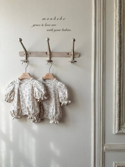 MONBEBE12｜(0m-6m) 荷葉滾邊北歐印花包屁衣3