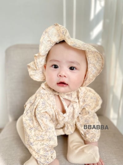 BBABBA05｜(60cm-83cm-mom) 2色碎花蕾絲花邊包屁衣含帽子/洋裝19