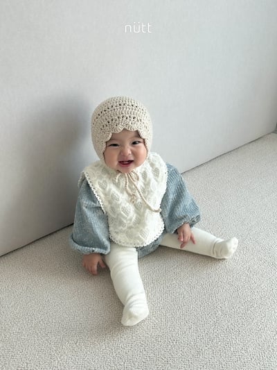 Nutt02｜(3m-16m) 愛心壓紋套裝含圍兜背心3