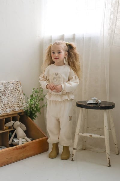 FLO44｜(75-140) 2色小兔蕾絲花布休閒短版上衣18