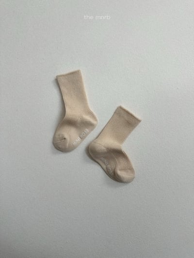 MiniRobe01｜(free) 日常中筒長襪三雙組4