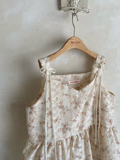 Anne Shirley36｜(mom) 2色碎花壓紋綁帶上衣10