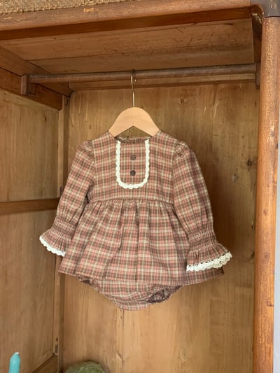 JE624｜(73cm-100cm) 復古格紋喇叭袖包屁衣2