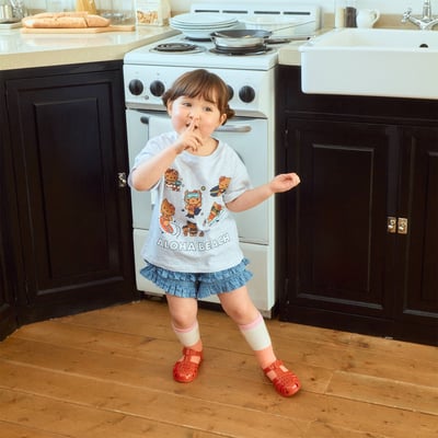 1st blue32｜(~93-118cm-mom) 曬黑HELLO KITTY印花上衣7