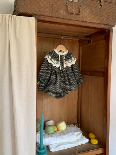 JE612｜(66cm-100cm) 碎花蕾絲花邊領包屁衣5