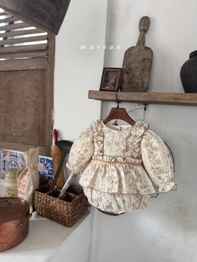 Marron 42｜(3m-18m) 法式花邊墨花包屁衣3