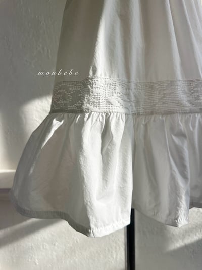 MONBEBE20｜(1y-8y MOM) 純淨玫瑰方領公主洋裝8