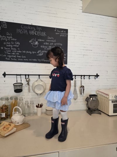 Color13｜(75-115cm) 草莓印花公主袖上衣8