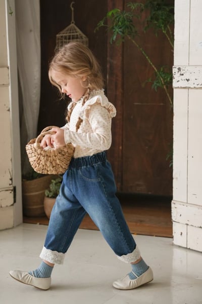 FLO40｜(75-140) 3色木耳捲邊碎花上衣23