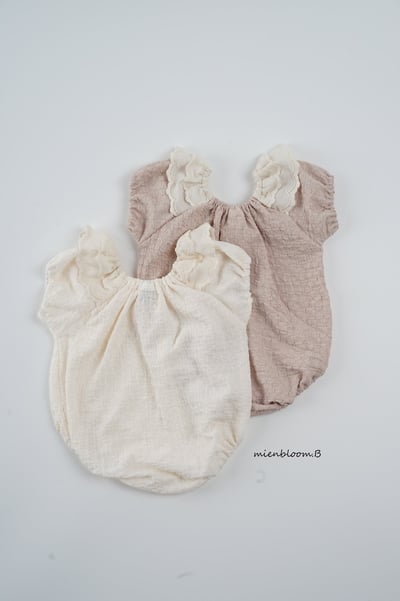 Bloom.b08｜(0m-18m) 荷葉繡褶皺包屁衣6