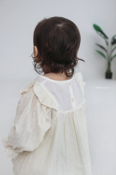 bebe nine19 (65-85) 2色蕾絲滾邊壓紋包屁套裝5