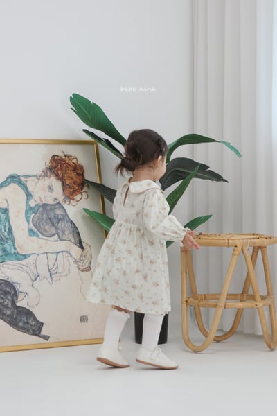 bebe nine24  (65-115) 2色滾邊領碎花洋裝3
