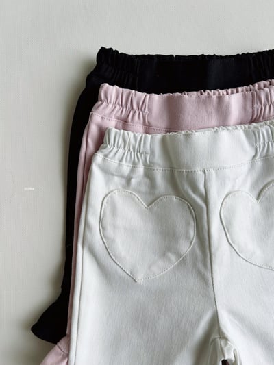 Azalea26｜(85-118cm) 愛心花邊五分褲4