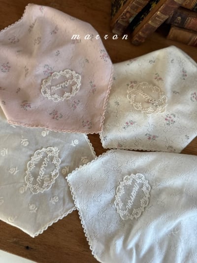 Marron45｜(free) 蕾絲小標刺繡圍巾1