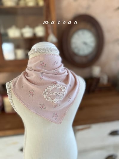 Marron45｜(free) 蕾絲小標刺繡圍巾12