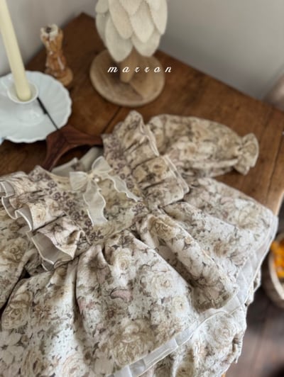 Marron 65｜(3m-18m) 古典碎花荷葉洋裝包屁衣8