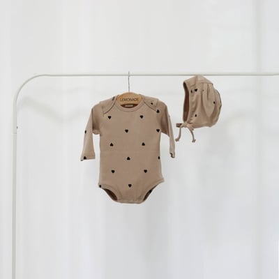 LEMONADE34｜(55cm-85cm) 2色小愛心包屁衣含帽子9