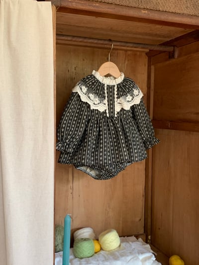 JE612｜(66cm-100cm) 碎花蕾絲花邊領包屁衣4